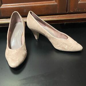 Naturalizer Vintage Mauve Suede Women's Heel shoes